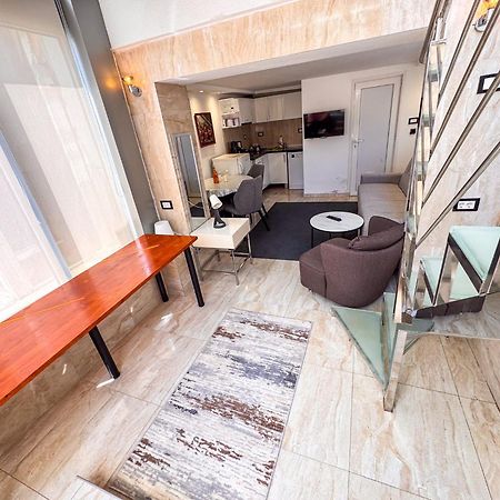 Qumi Apartments Tivat Eksteriør bilde