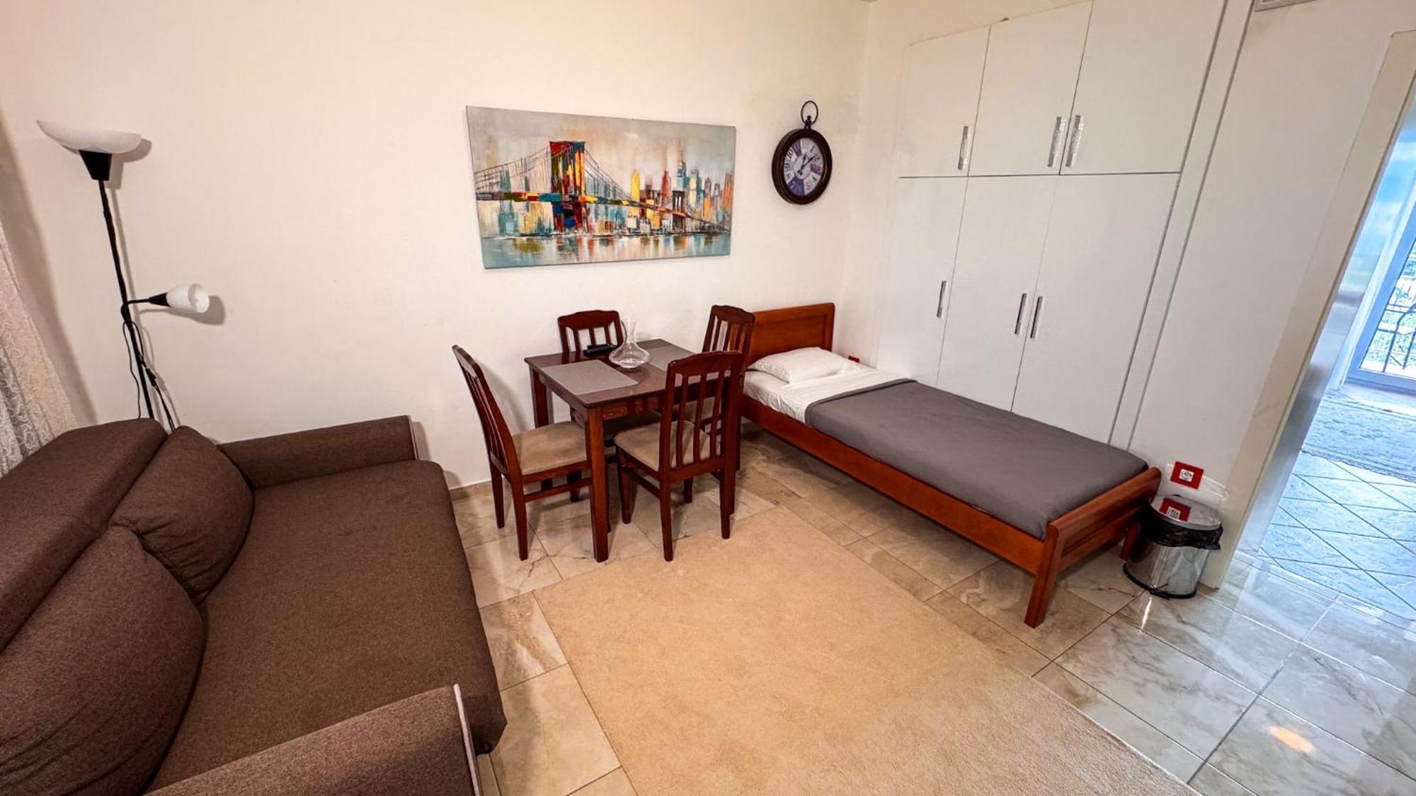 Qumi Apartments Tivat Eksteriør bilde