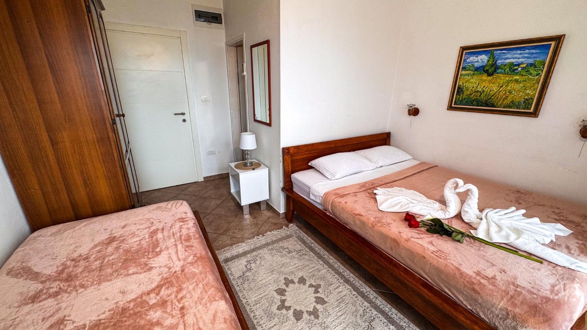 Qumi Apartments Tivat Eksteriør bilde