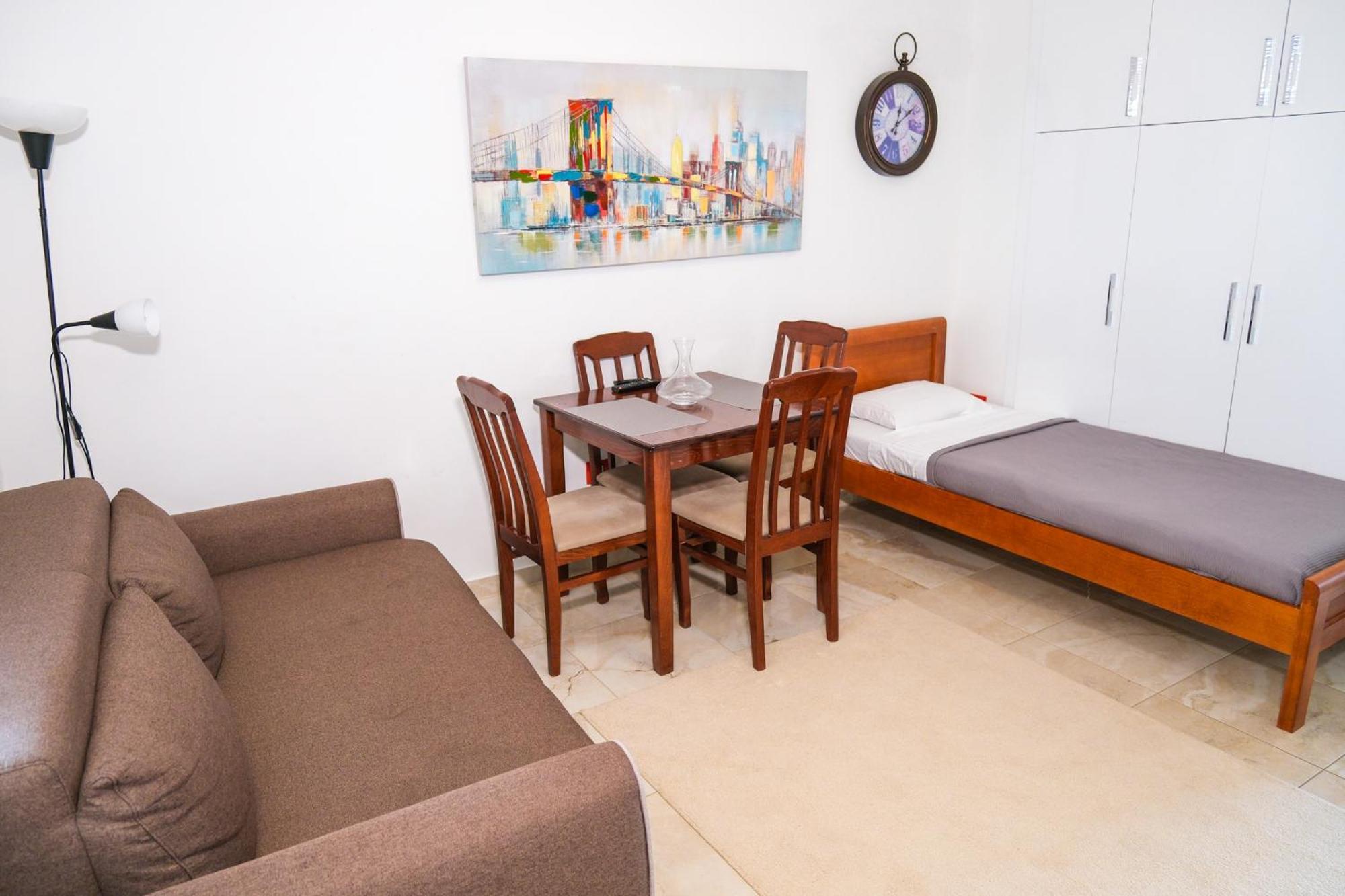 Qumi Apartments Tivat Eksteriør bilde
