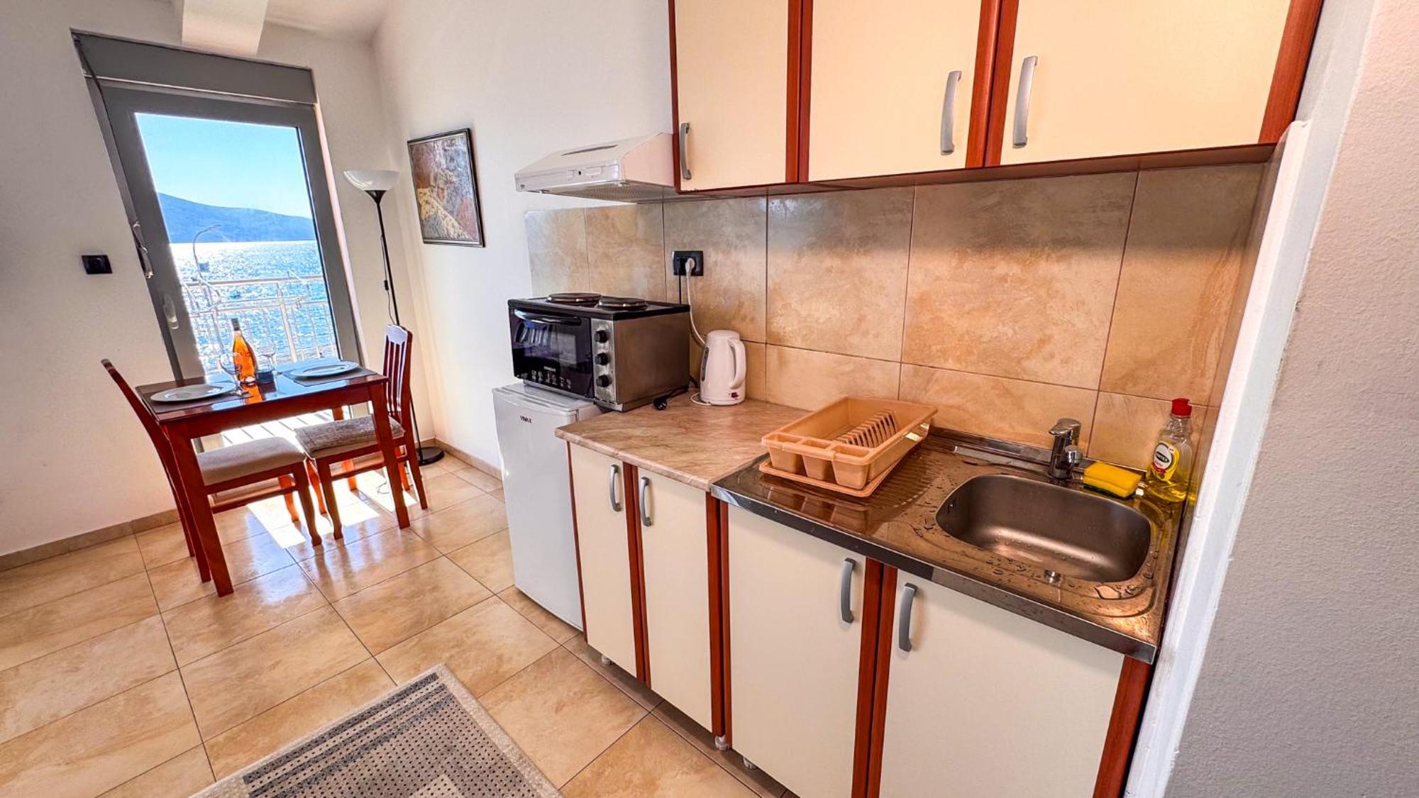 Qumi Apartments Tivat Eksteriør bilde
