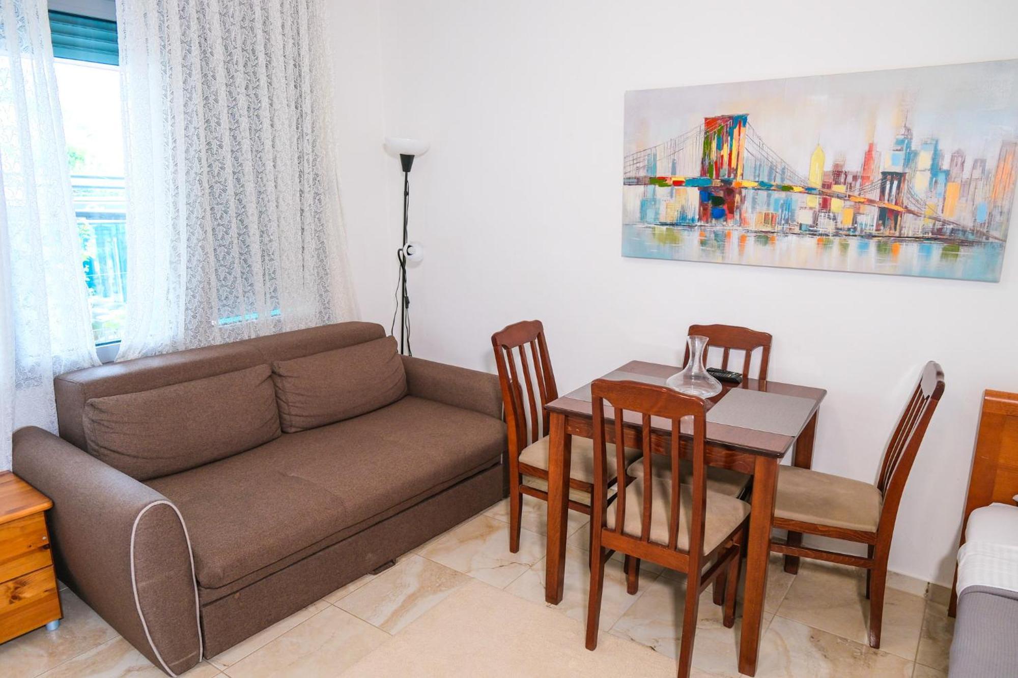 Qumi Apartments Tivat Eksteriør bilde