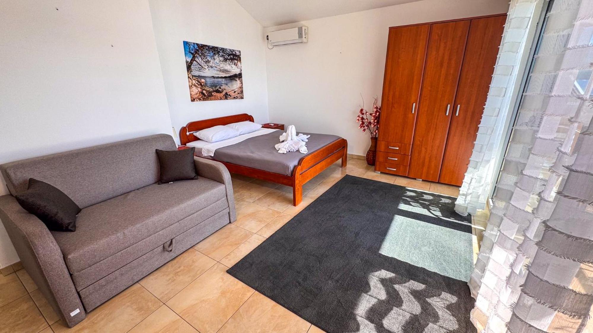 Qumi Apartments Tivat Eksteriør bilde