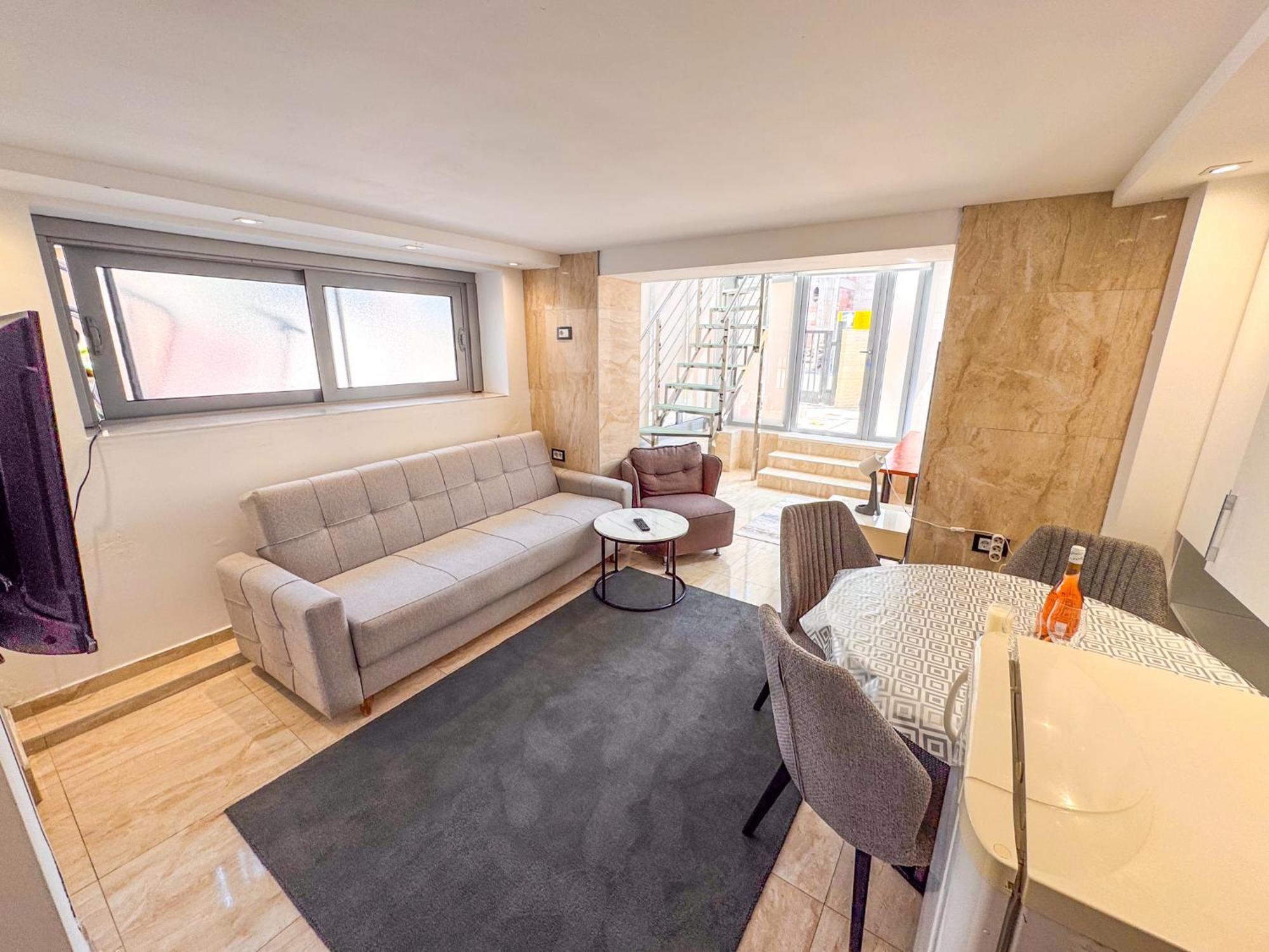 Qumi Apartments Tivat Eksteriør bilde